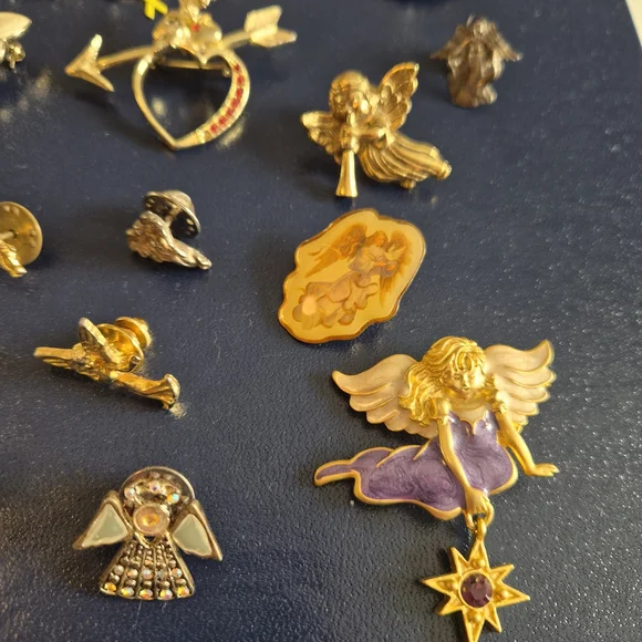 Assorted Angel Brooches and Pins - Picture 5 of 7